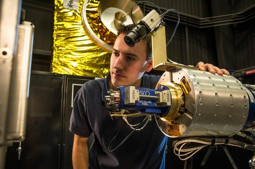NASA Tests New Robotic Refueling Technologies