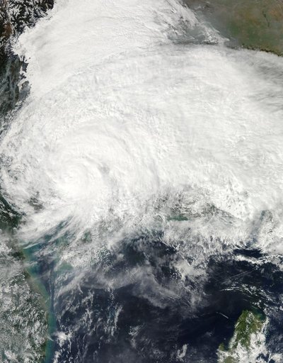 Tropical Storm Haiyan Makes Landfall in Northern Vietnam