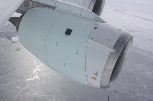 DC-8 engine over ice