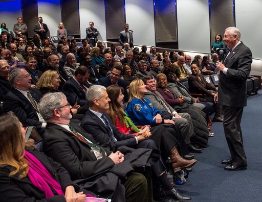 Representative Steny Hoyer visits Goddard Space Flight Center an