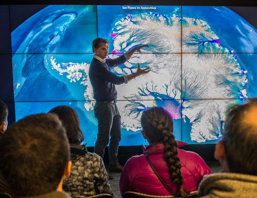 ICESat-2 Friends and Family Day. Tours and activities in Buildin