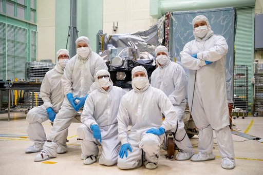 OCI Mechanical Technician Team Pose with the Integrated Earth Shade