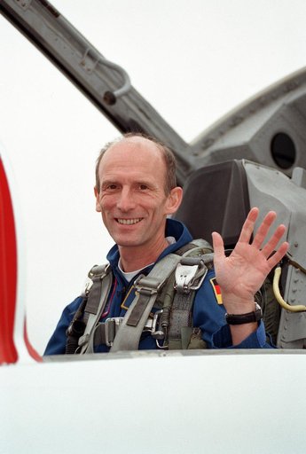 STS-99 crewmembers in aircraft prior to leaving Ellington Field for KSC