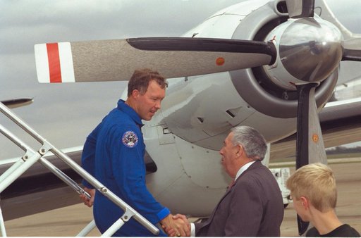 Homecoming for STS-99 crew at Ellington Field