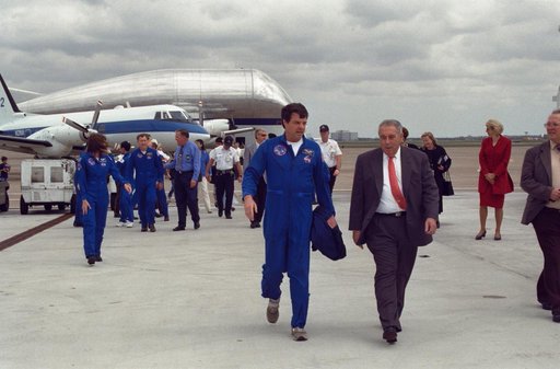 Homecoming for STS-99 crew at Ellington Field