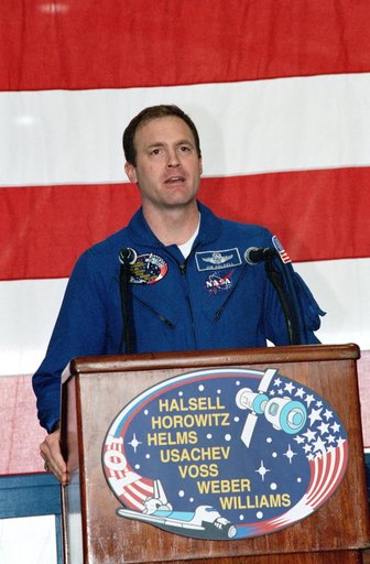 STS-101 crew return at Ellington Field
