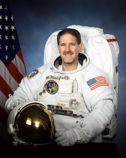Official portrait of astronaut John Grunsfeld