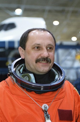 STS-102 and Expedition Two ascent training in Building 9