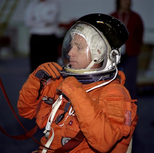 STS-104 Preflight Emergency Egress Bailout Training at the NBL