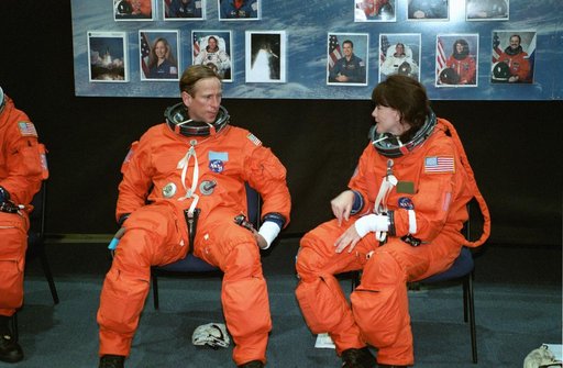 STS-104 crewmembers in Building 9NW