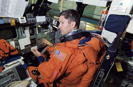 STS-111 and Expedition 5 Post Insertion Training