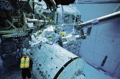 NBL experimental photographic support: STS-111-UF2