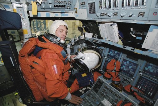 STS-112 Preflight Emergency Egress Training