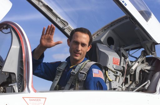 STS-109 Crew members take off from Ellington Field in T-38s