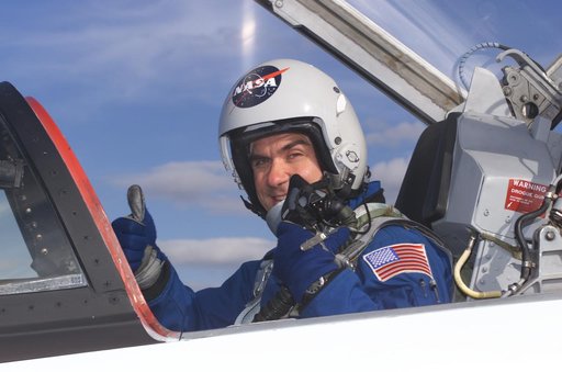 STS-109 Crew members take off from Ellington Field in T-38s