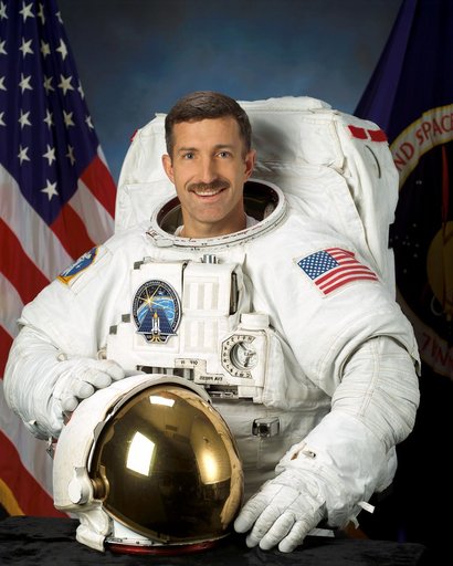 Official photo of Astronaut Dan Burbank.