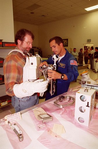 KSC-00pp1916