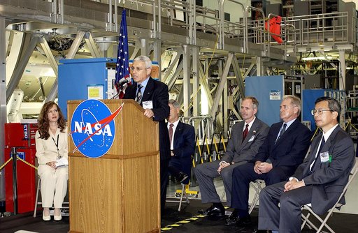 KENNEDY SPACE CENTER, FLA. -   Andrea Lorenzoni, International Space Station Program manager for Node 2, Italian Space Agency, speaks to guests and the media gathered in the Space Station Processing Facility at a ceremony highlighting the arrival of two major components of the International Space St