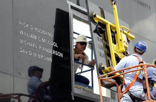 Columbia Crew added to Astronaut Memorial Mirror