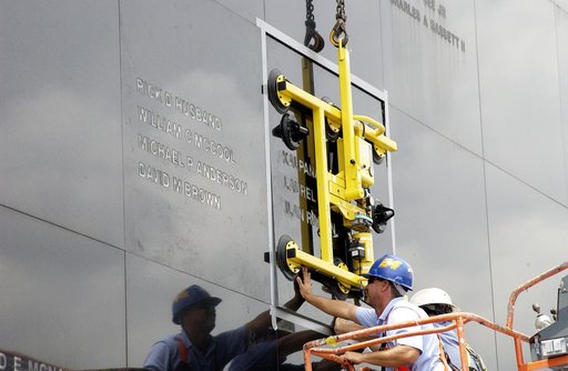 Columbia Crew added to Astronaut Memorial Mirror