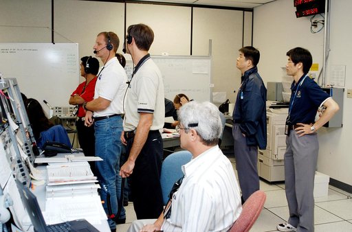 KENNEDY SPACE CENTER, FLA. -  Japanese astronauts and other personnel in the Space Station Processing Facility observe sensors during a Multi-Equipment Interface Test (MEIT) on the Japanese Experiment Module (JEM).  The National Space Development Agency of Japan (NASDA) developed the laboratory at t
