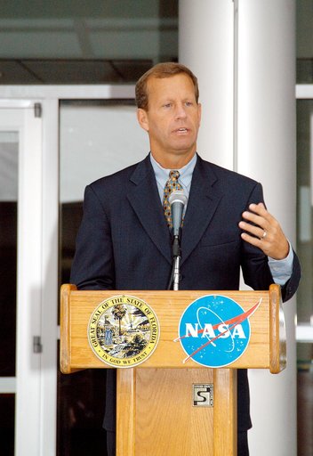 KENNEDY SPACE CENTER, FLA. -  Frank T. Brogan, president of the Florida Atlantic University, speaks at a dedication and ribbon-cutting ceremony for the Space Life Sciences Lab hosted by NASA-Kennedy Space Center and the state of Florida at the new lab. Completed in August, the facility encompasses m