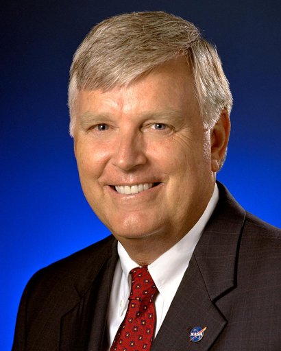 KENNEDY SPACE CENTER, FLA. -  Official portrait of James W. Kennedy, the director of the NASA Kennedy Space Center in Florida from August 2003 to January 2007.