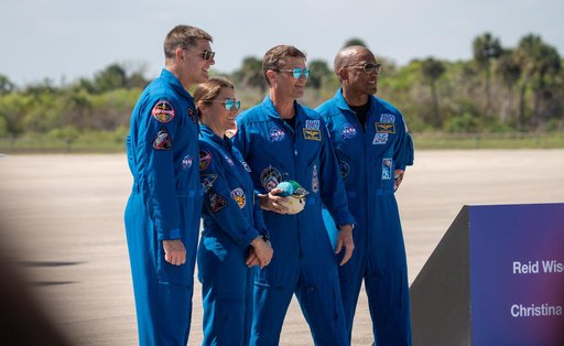 Artemis II Crew Arrives at KSC Ahead of Launch