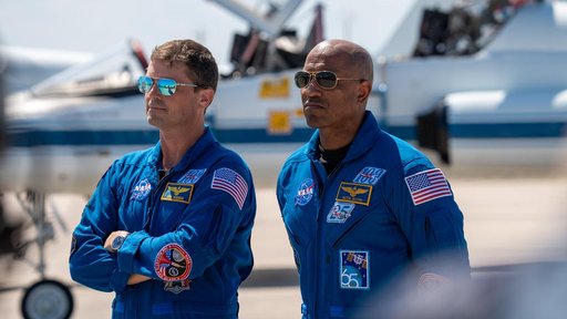Artemis II Crew Arrives at KSC Ahead of Launch