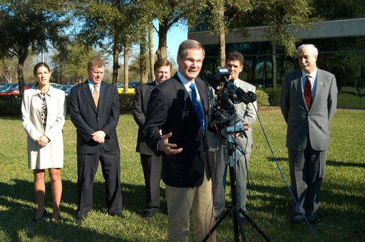 KENNEDY SPACE CENTER, FLA. - U.S. Senator Bill Nelson talks to the media at the Central Florida Research Park, near Orlando.  He, NASA Administrator Sean O’Keefe and other government officials were at the park for a presentation about the assets of the research park as the site of NASA’s new Shared 