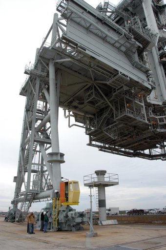 STS-117  Rotating Service Structure move