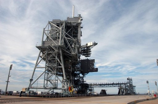 STS-117  Rotating Service Structure move