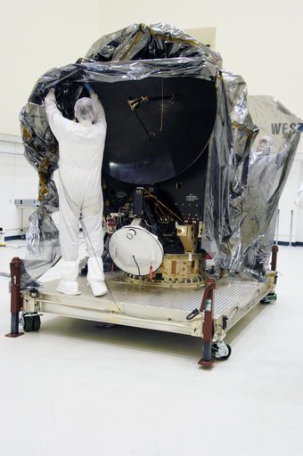 Dawn Spacecraft Processing