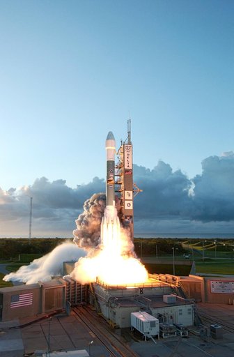 Delta II rocket carrying NASA's Dawn spacecraft launches from pa
