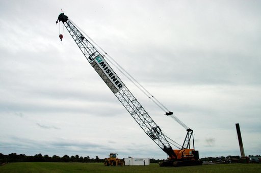 Large Crawler Crane for new lightning protection system