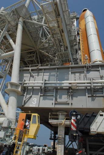 KSC-2009-3695