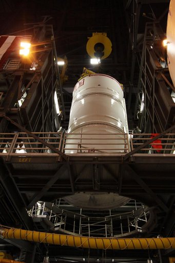 KSC-2009-3738
