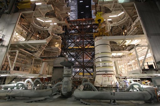 KSC-2009-3915