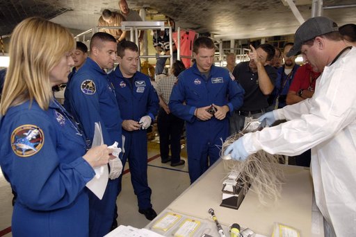 KSC-2009-6136