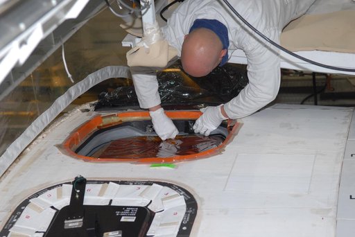 KSC-2010-1228