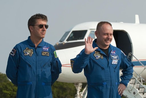 KSC-2011-3438