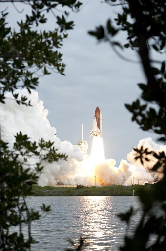 KSC-2011-3692