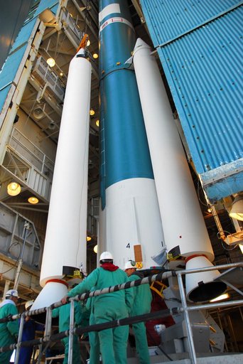 KSC-2011-3883