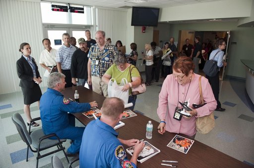KSC-2011-5560