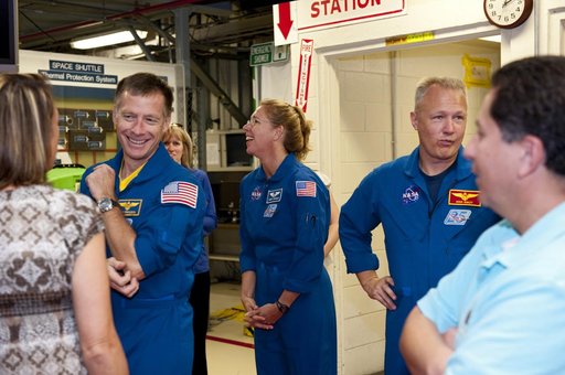 KSC-2011-7042