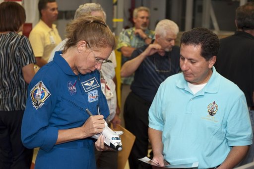 KSC-2011-7045