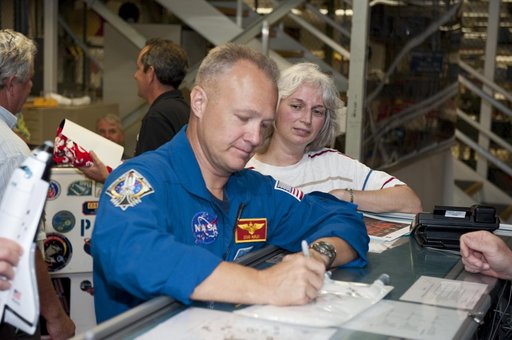 KSC-2011-7046