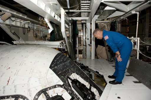 KSC-2011-7055