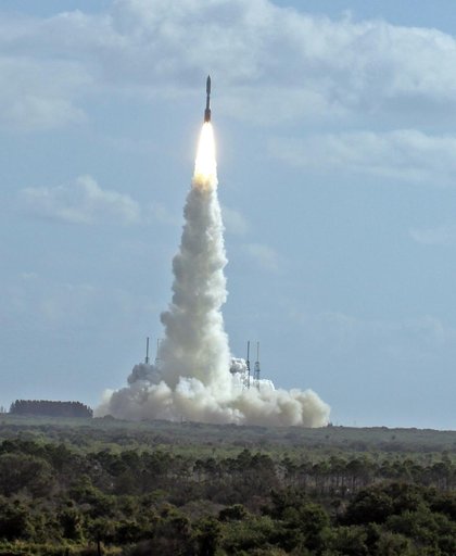 KSC-2011-8039