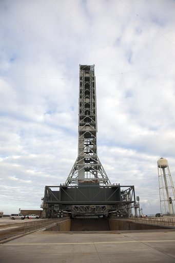 KSC-2011-8083